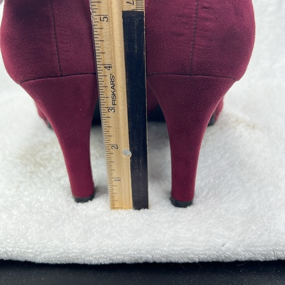 Lauren Blackwell, wine colored 4 inch heels - Picture 4 of 5